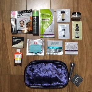 13 Piece Makeup/Skincare Tester Set with Bag